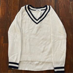 Uniqlo Knit White V-neck Sweater Varsity Preppy Womens Size XS